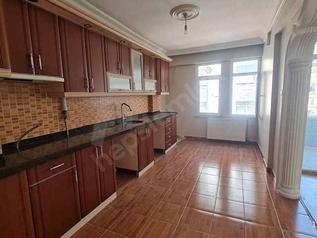 SAHİL YOLUNA VE ELEKÇİ IRMAĞINA YÜRÜME MESAFESİNDE KİRALIK 3+1 - Görsel 8