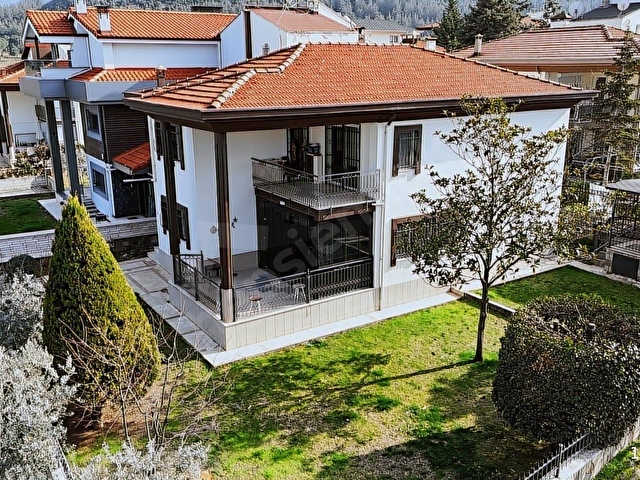 TURYAP DIAMOND dan GERZELE MAH LALEKENT SİT. KÖŞE KİRALIK VİLLA