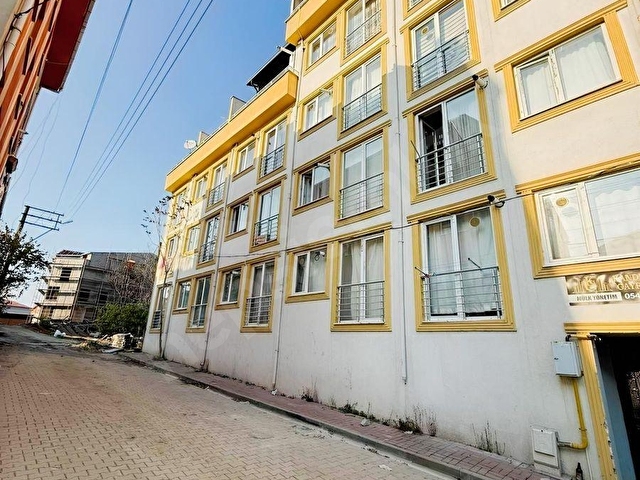 GÖRÜKLEDE MERKEZİ KONUMDA 2+1 KİRALIK DAİRE