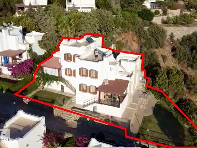 PANORAMİK DENİZ MANZARALI 250m² 6+2 GENİŞ BAHÇELİ KÖŞE VİLLA - Görsel 2