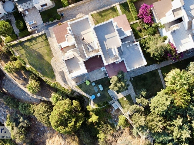 PANORAMİK DENİZ MANZARALI 250m² 6+2 GENİŞ BAHÇELİ KÖŞE VİLLA - Görsel 12
