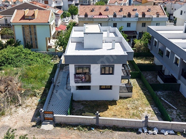 İZMİR ÇANDARLI MERKEZDE 3+1 AÇIK TARAS GENİŞ MÜSTAKİL İKİZ VİLLA - Görsel 4