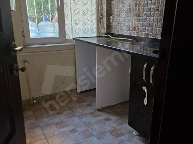 AKŞENDEN FATİH KOCAMUSTAFAPAŞA KARAKULAK SOKAKTA 1.KAT 80M² SATILIK DAİRE - Görsel 12