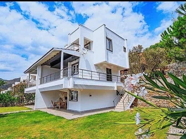 Asos Kocaköy Mevkii Özel Plajlı Tadilatlı 3+1 Tripleks Villa - Görsel 2