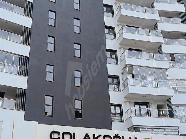 bornova evka-3 çolakoğlu sitesinde satılık daire