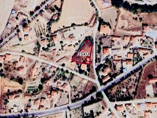 SATILIK KÖY EVİ 1635m2 Arsa Üzerinde Arsa Parasına - Görsel 4