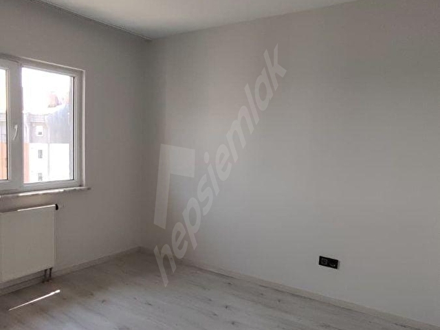 HADIMKÖY KİPTAŞ-1 SİTESİNDE SATILIK İÇİ YENİLENMİŞ TEMİZ DAİRE - Görsel 25