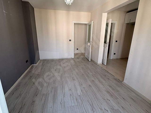 HADIMKÖY KİPTAŞ-1 SİTESİNDE SATILIK İÇİ YENİLENMİŞ TEMİZ DAİRE - Görsel 15