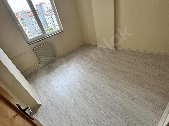 PELİTLİBAĞ PAZAR YERİNDE DEPOZİTOSUZ İÇİ YENİLENMİŞ DAİRE - Görsel 13