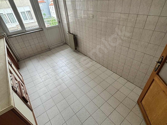 PELİTLİBAĞ PAZAR YERİNDE DEPOZİTOSUZ İÇİ YENİLENMİŞ DAİRE - Görsel 14
