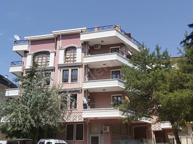 CONKER CADDESİNDE BAĞIMSIZ GİRİŞ 3+1ÇİFT BANYOLU KİRALIK DAİRE