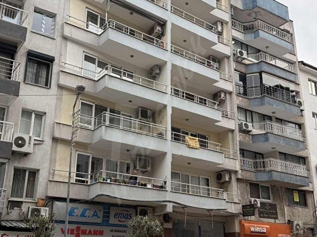 MANİSA 2.ANAFARTALARDA YAPILI VE BAKIMLI 130 M2 3+1 DAİRE