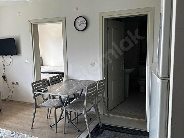 1 + 1 eşyalı satılık daire - Görsel 6