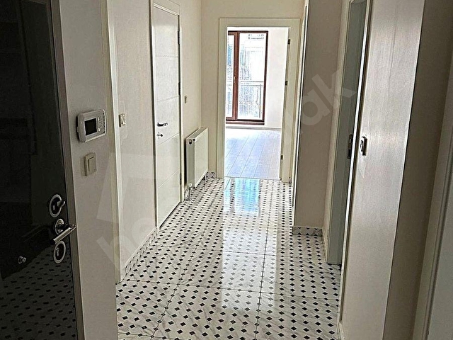 HAZAR EMLAKTAN CADDE PARALELİ YENİ BİNA 2+1+KİLER ASANSÖRLÜ - Görsel 17