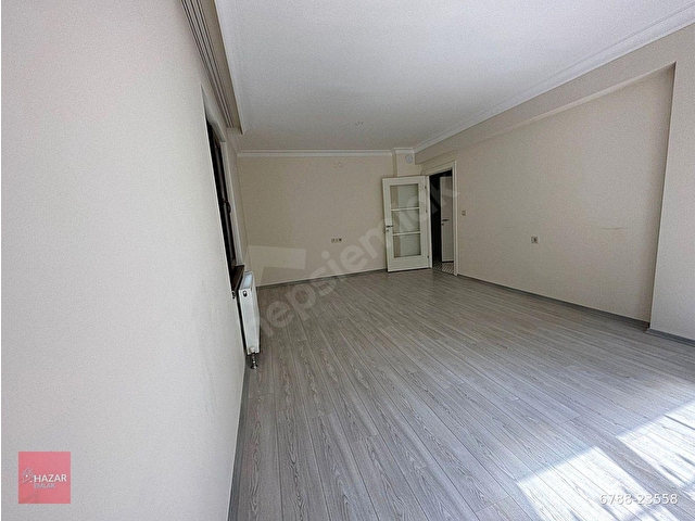 HAZAR EMLAKTAN CADDE PARALELİ YENİ BİNA 2+1+KİLER ASANSÖRLÜ - Görsel 11