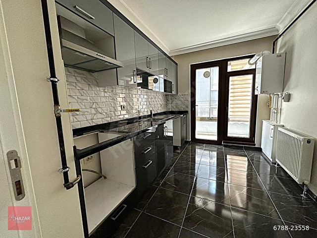 HAZAR EMLAKTAN CADDE PARALELİ YENİ BİNA 2+1+KİLER ASANSÖRLÜ - Görsel 10
