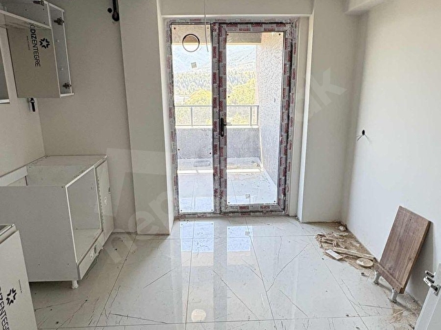 1 AYA TESLİM YENİ PROJE LÜKS DONANIMLI 3+1 EBEVEYN BANYOLU DAİRE - Görsel 4