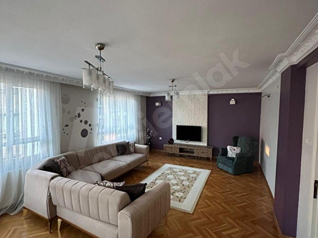 Efeler Mahallesi Kiralık 3+1 Eşyalı Daire | 165 m² Merkezi Konum