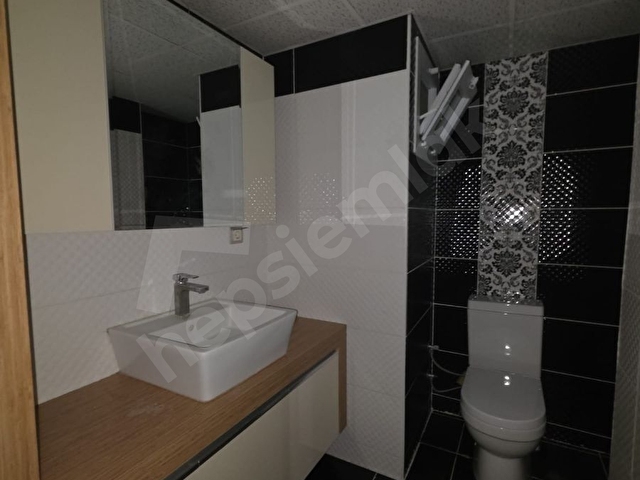 KAMİL TUNCA CADDESİ YAKININDA SİTE İÇERİSİNDE 3+1 KİRALİK - Görsel 18