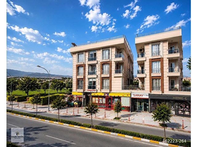 BEYLİKDÜZÜ YAKUPLUDA SATILIK GENİŞ TERASLI 3+1 DAİRE