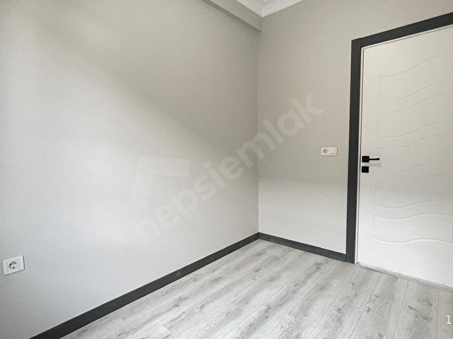 EYÜP SULTANDA EMSALSİZ ASANSÖRLÜ İSKANLI GİRİŞ KAT 2+1 DAİRE - Görsel 24