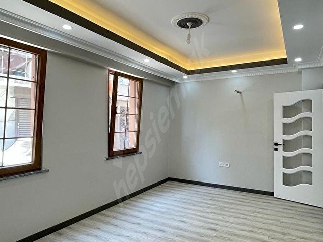 EYÜP SULTANDA EMSALSİZ ASANSÖRLÜ İSKANLI GİRİŞ KAT 2+1 DAİRE - Görsel 3