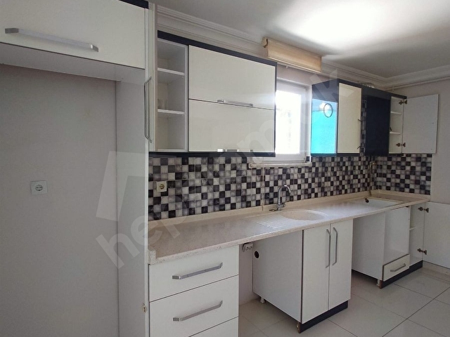 TRAMVAYIN DİBİNDE, YENİ BOYALI, 3+1 KİRALIK DAİRE - Görsel 25