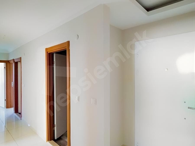 TRAMVAYIN DİBİNDE, YENİ BOYALI, 3+1 KİRALIK DAİRE - Görsel 12