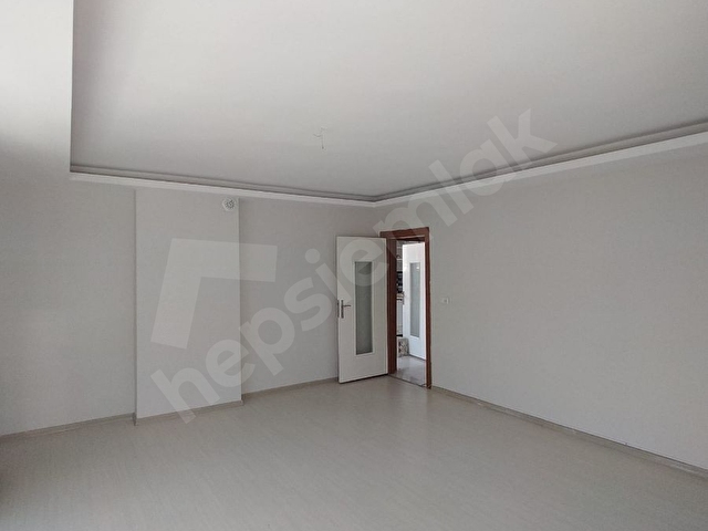 TRAMVAYIN DİBİNDE, YENİ BOYALI, 3+1 KİRALIK DAİRE - Görsel 5