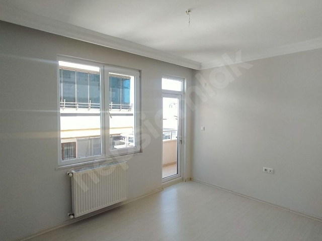 TRAMVAYIN DİBİNDE, YENİ BOYALI, 3+1 KİRALIK DAİRE - Görsel 15