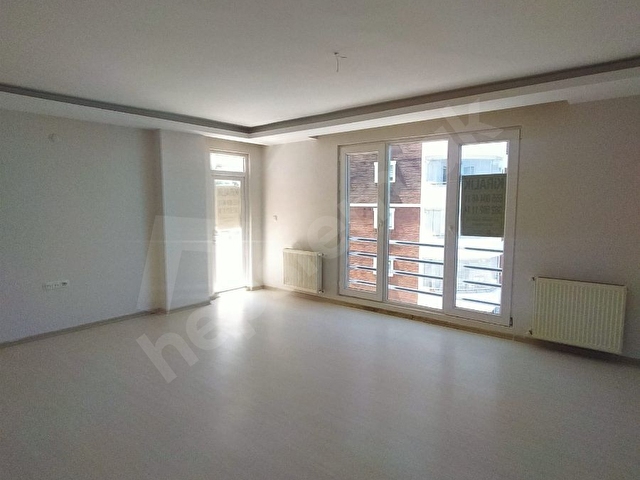 TRAMVAYIN DİBİNDE, YENİ BOYALI, 3+1 KİRALIK DAİRE