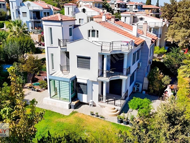Urlada Kiralık Havuzlu Villa - Görsel 23