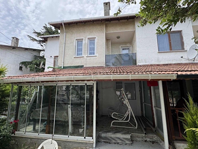 SİLİVRİ SEMİZKUM PLAJA 50mt SATILIK MÜSTAKİL VİLLA