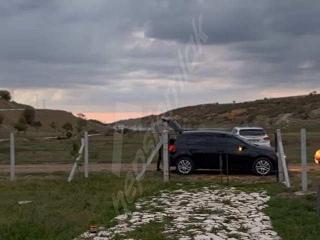 SAHİBİNDEN BARAJ MANZARALI 767 m2 TELLE ÇEVRİLİ BAHÇE - Görsel 12