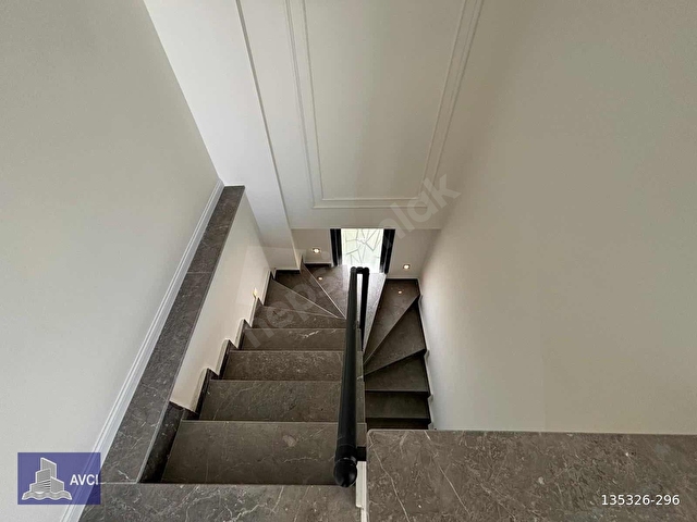 AVCIDAN GÜRE DENİZE 30 MT VE DENİZE İKİNCİ SIRA SIFIR 4+1 VİLLA - Görsel 29