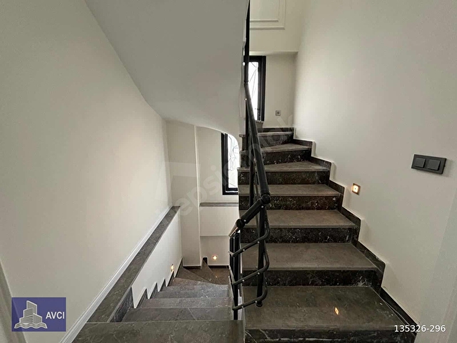 AVCIDAN GÜRE DENİZE 30 MT VE DENİZE İKİNCİ SIRA SIFIR 4+1 VİLLA - Görsel 22