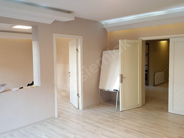 KAVAKLIDERE BESTEKAR SOKAK SATILIK DAİRE OTOPARK 1.KAT ÖN 150m2. 4+1 KOMBİLİ - Görsel 7