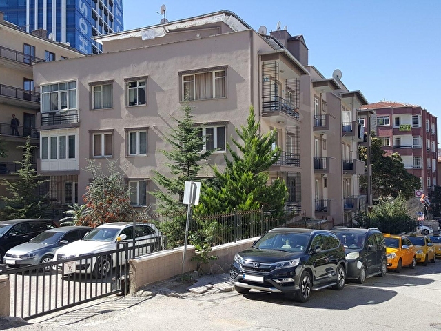 KAVAKLIDERE BESTEKAR SOKAK SATILIK DAİRE OTOPARK 1.KAT ÖN 150m2. 4+1 KOMBİLİ - Görsel 3