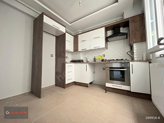 ÇÖZÜM EMLAKTAN MURADİYEDE 2+1 KAPALI MUTFAKLI KİRALIK DAİRE