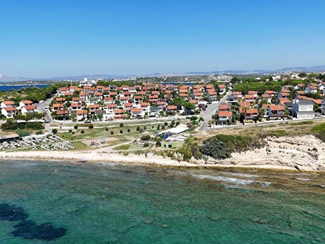 Çeşme Dalyanköy Havacılar Sitesinde Özel Plajlı Müstakil Villa - Görsel 9