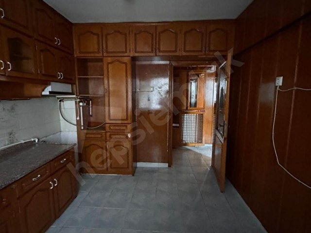 YUNUS EMRE CAD.ÜZERİ 145 m² ORTA BAKIMLI KİRALIK 3+1 DAİRE - Görsel 5