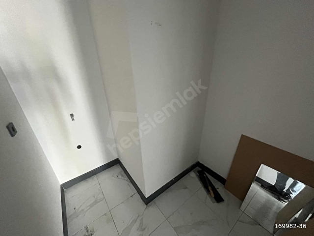 SEFERİHİSAR TOKİDE İÇİ FULL YAPILI KİRALIK ARA KAT 3+1 DAİRELER - Görsel 17