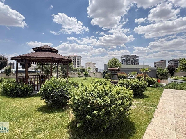 Bercesteden 4+0 G.Odası K.Otopark Ultra Lüks Bahçe Katı - Görsel 13