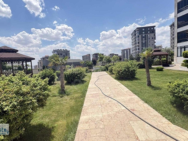 Bercesteden 4+0 G.Odası K.Otopark Ultra Lüks Bahçe Katı - Görsel 11