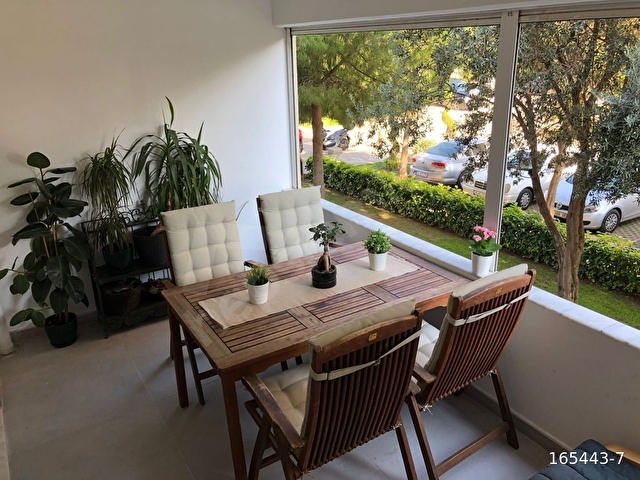 İzmir Karşıyaka Mavişehir’de full tadilatlı satılık daire