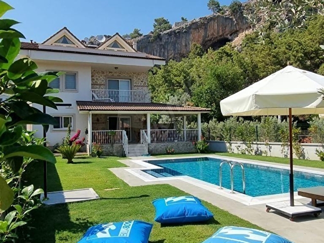 GÖCEK DE MÜSTAKİL BAHÇE VE HAVUZLU KAPALI GARAJLI 4+1 VİLLA - Görsel 2