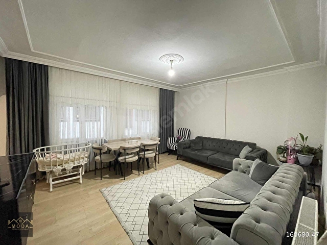 -MODA EMLAKTAN-FENERDE ANA CADDE ÜZERİ FIRSAT 3+1 SATILIK DAİRE.