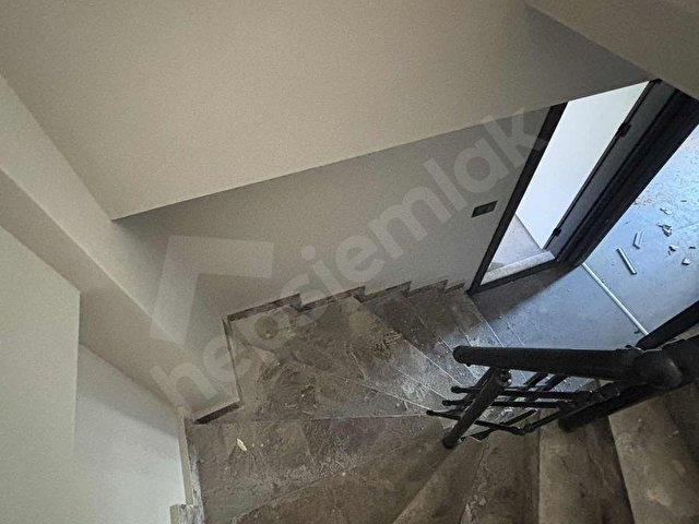 BULUT EMLAK KÖRFEZDE FIRSAT LOFT 2+1 HOBİ BAHÇELİ HAVUZLU DAİRE - Görsel 17