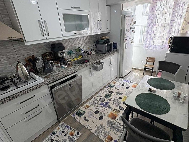 HASTANE YAKINI ÇİFT CEPHE ÇİFT BALKON ARA KAT DAİRE