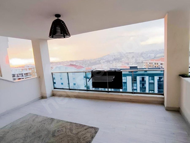 KUŞADASI MERKEZDE DENİZ MANZARALI ACİL KİRALIK DAİRE - Görsel 3